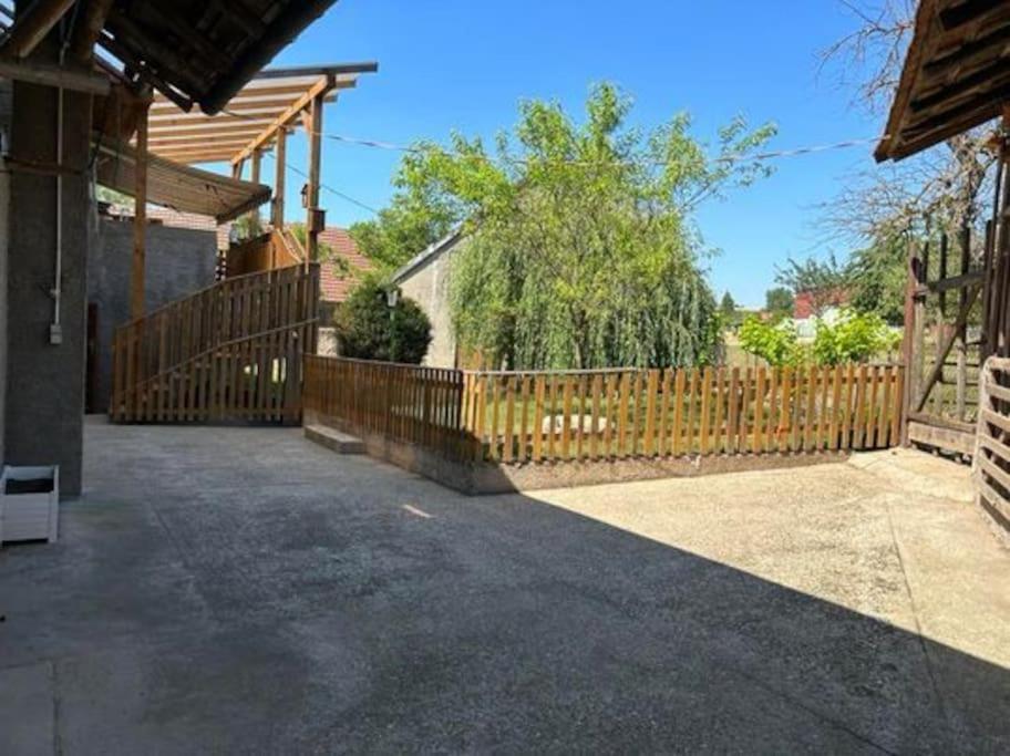 Maison Au Sein D'Une Ferme Villa Rahling ภายนอก รูปภาพ